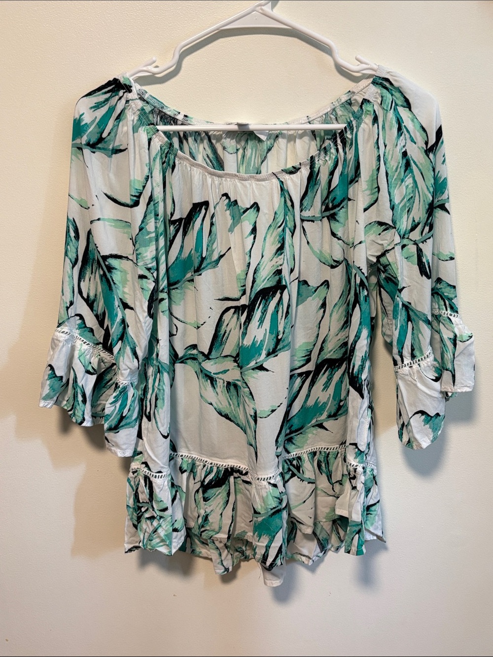 ⭐ 3 for $15 
Fever Teal & White Off-Shoulder Leaf Print Tunic
